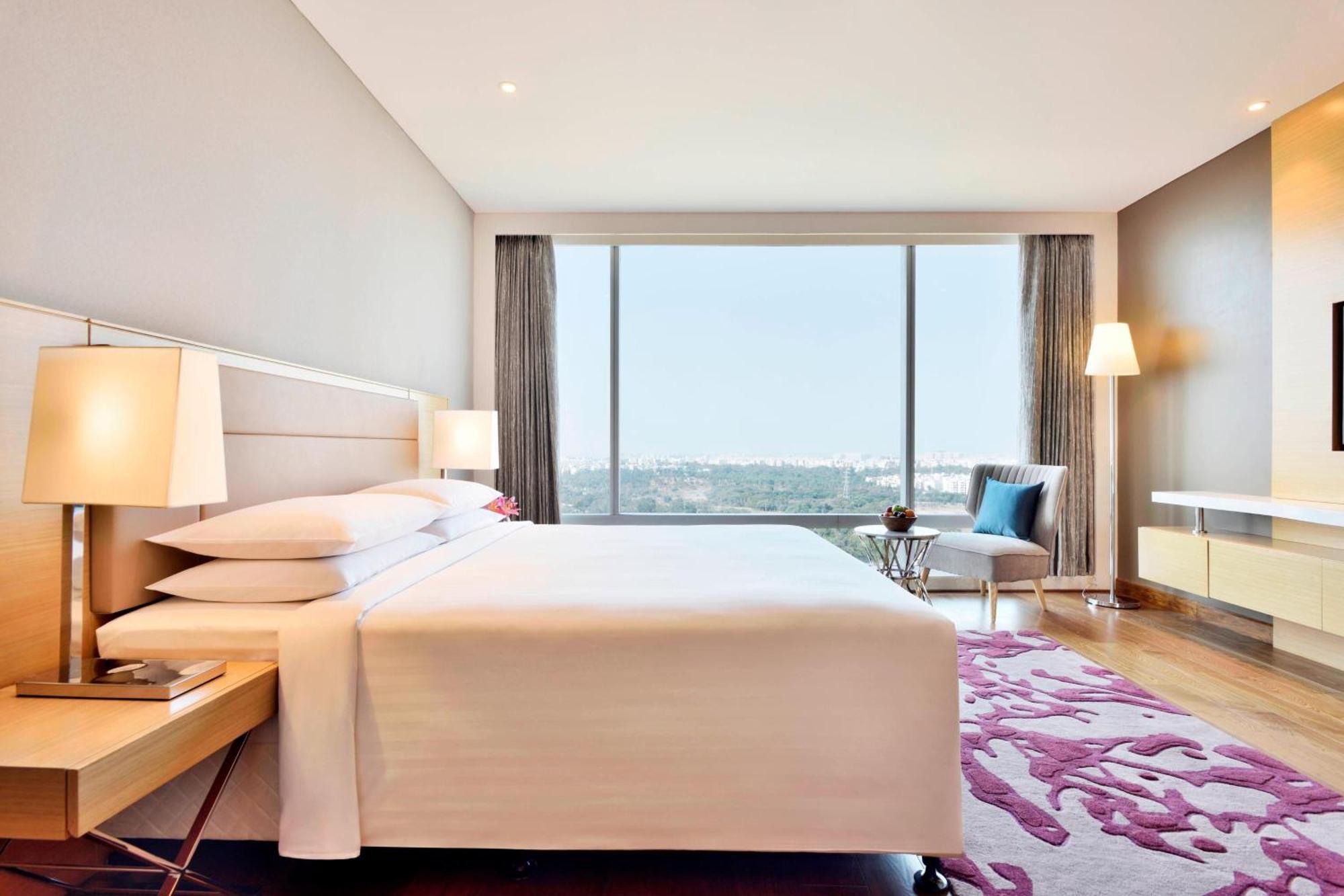 Marriott Executive Apartments Гайдарабад Екстер'єр фото
